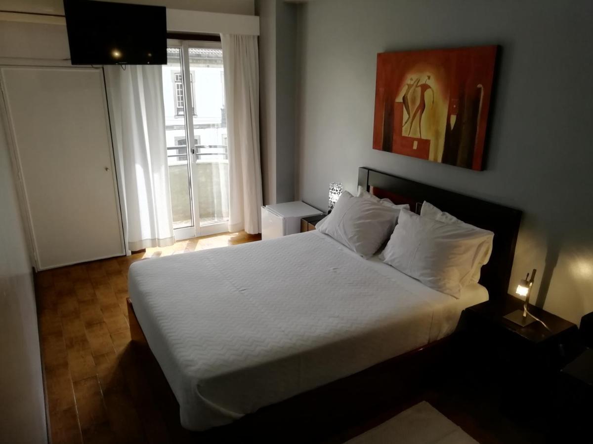 Hotel Dom Joao IV กิมาไรส์ ภายนอก รูปภาพ